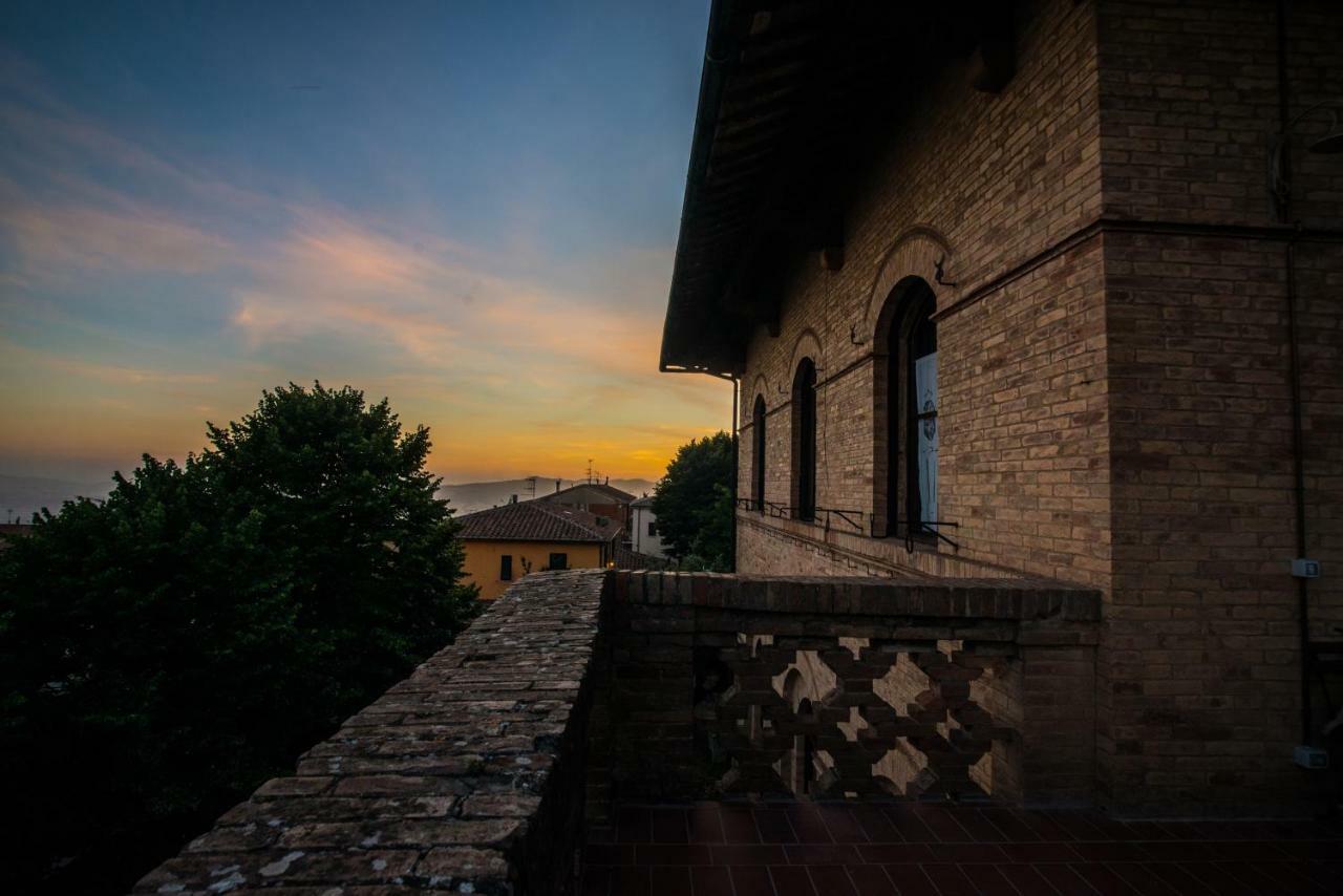 וולטרה Appartamenti Villa Mascagni מראה חיצוני תמונה